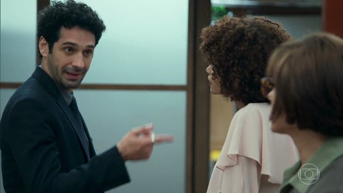 Emílio (João Baldasserini) em O Tempo Não Para (Foto: Reprodução/Globo) Emílio (João Baldasserini) em O Tempo Não Para (Foto: Reprodução/Globo)