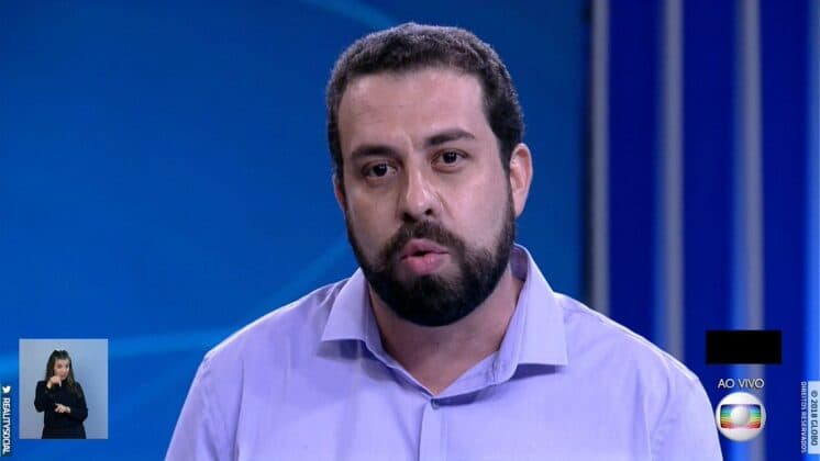 Na Globo, Guilherme Boulos peita a emissora e critica campanha em rede nacional