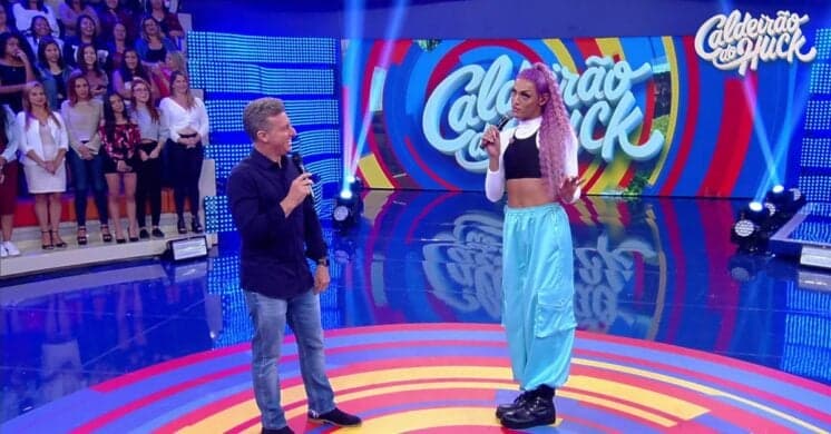 Pabllo Vittar toma atitude radical ao vivo na Globo e vídeo viraliza na internet