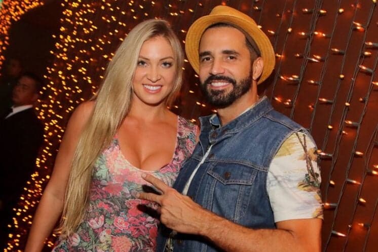 Latino é flagrado com ex-noiva no exterior e resolve se pronunciar