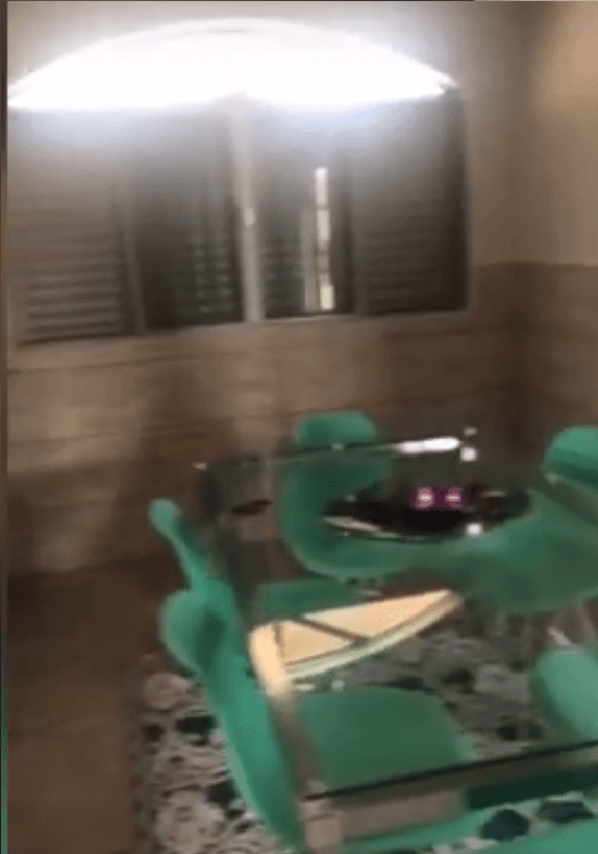 Sala de jantar da casa nova da família da vencedora do "BBB 18" (Foto: Reprodução)