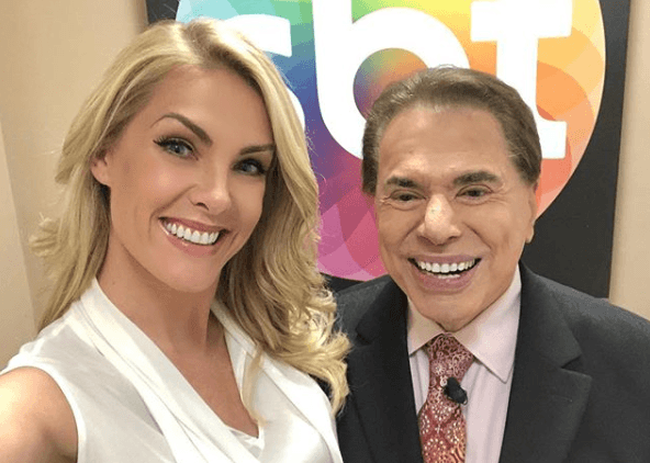 No SBT, Ana Hickmann encontra com Silvio Santos e publica registro