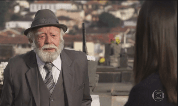 Espelho da Vida: André se materializa para Cris e implora que ela não vá embora