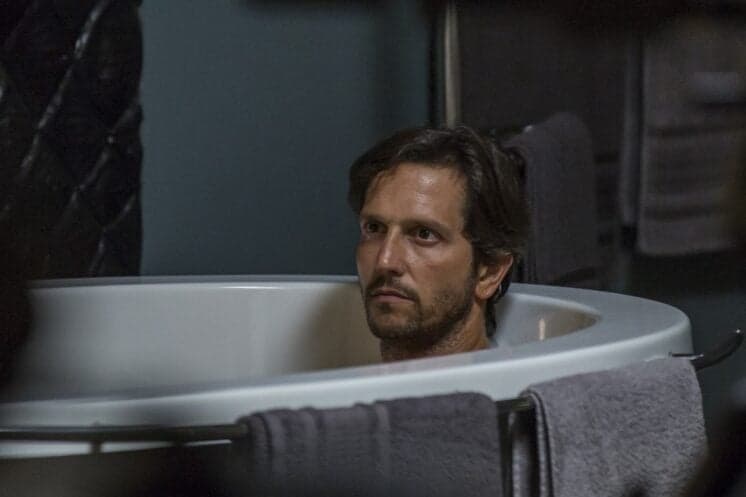 Segundo Sol: Remy retorna e revela como se passou por morto no caixão