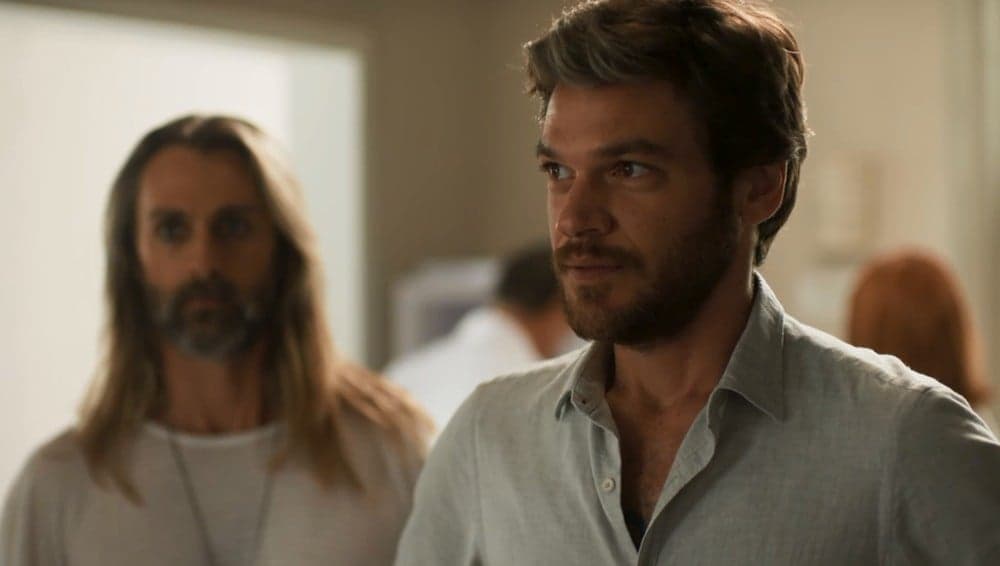 Beto tem encontro com Emily em hospital em Segundo Sol (Foto: Divulgação/Globo)