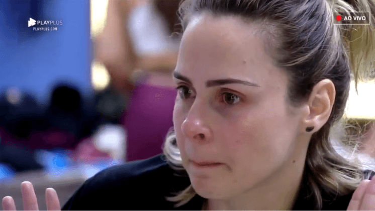 Ana Paula volta a atacar Nadja Pessoa e dispara: "Amanhã vou desmascarar essa vagabunda''