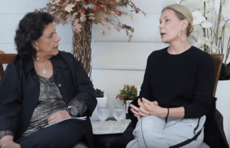Carolina Ferraz fala sobre aborto: ‘Hoje em dia todo mundo vai no hospital e faz, é ilegal não sei como’