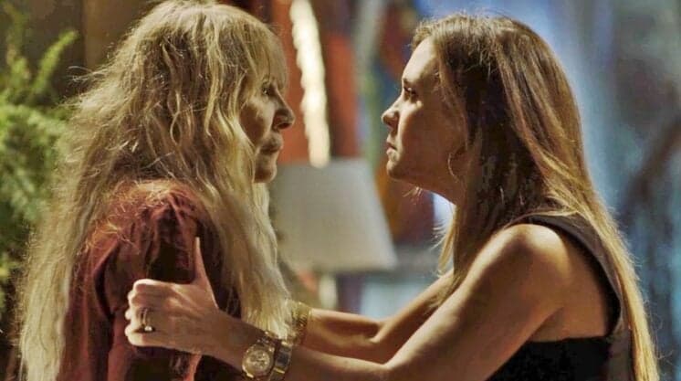 Mãe de Laureta será escorraçada sob humilhações em Segundo Sol: "Porca velha"