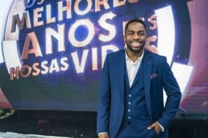 O apresentador Lázaro Ramos no programa Os Melhores Anos das Nossas Vidas (Foto: Globo/Paulo Belote)