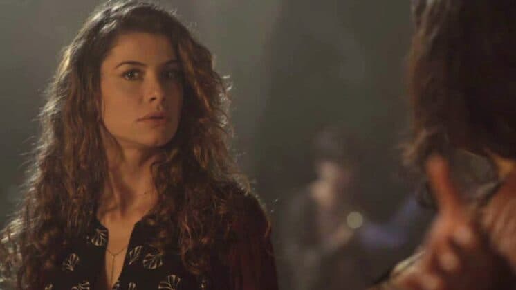 Espelho da Vida: Isabel vai a local misterioso em busca do passado de Cris
