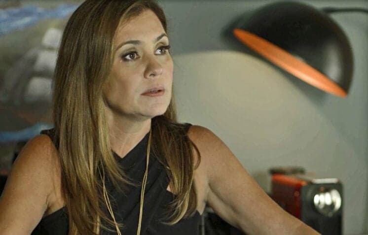 Adriana Esteves grava cenas de Laureta em penitenciária para Segundo Sol
