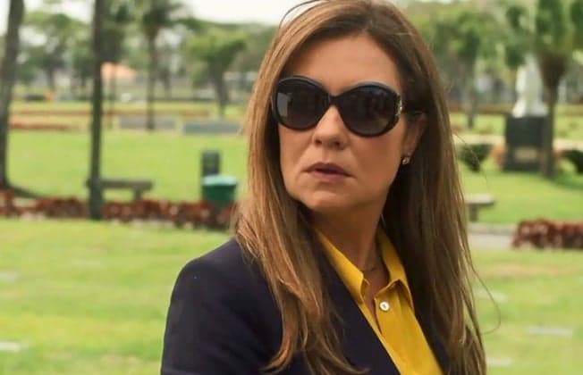Final de Segundo Sol: Laureta fica morena, vira Cláudia e foge para uma ilha