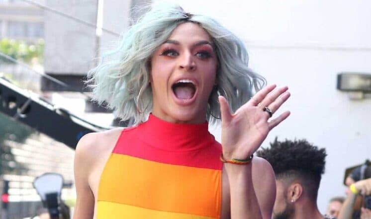 Pabllo Vittar surge sensual, descolore pelos de forma inusitada e 'causa' na web