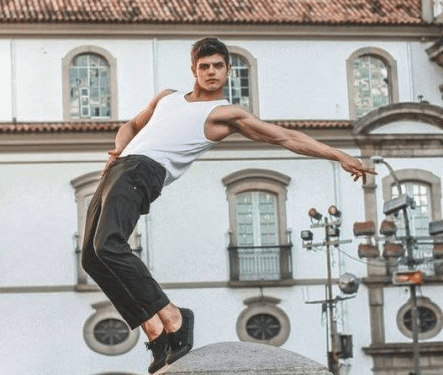 Após vencer o Dancing Brasil e fazer sucesso com o público, bailarino Paulo Victor resolve virar ator
