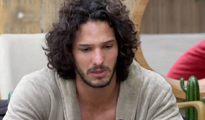 Participante de A Fazenda, João Zoli tentou virar jogador de futebol até os 18 anos: "Foi ruim perder um talento como ele"
