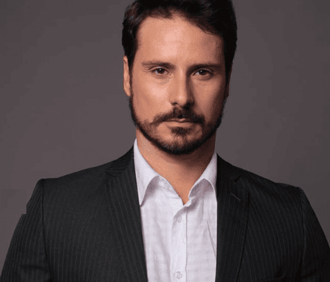 Após anos afastado, ator retorna à telinha para viver doente em novela bíblica da Record