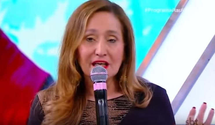 Sonia Abrão relembra luta contra tumor e revela: "Vivo com a sombra dele até hoje''