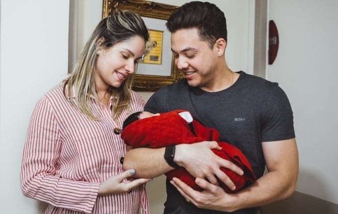 Wesley Safadão abre as portas de sua casa e mostra quarto do filho Dom, de 2 meses
