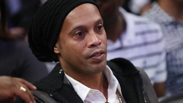 Após terminar noivado, Ronaldinho Gaúcho bloqueia cartão de crédito e ex's já sabem o que fazer
