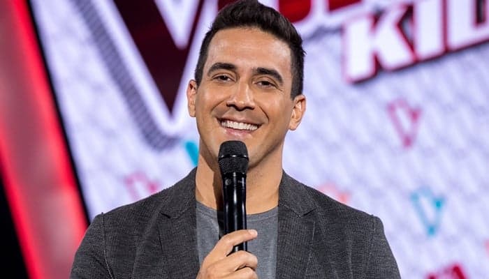 O apresentador André Marques no The Voice Kids (Foto: Globo/Fabio Rocha)