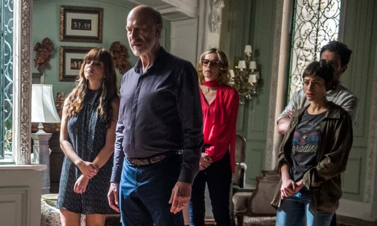Final de Segundo Sol: Família Athayde dá rasteira na sociedade e ressurge das cinzas
