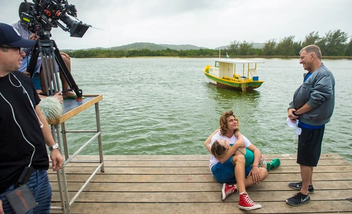 Globo encerra gravações da novela das sete Verão 90 no litoral do Rio