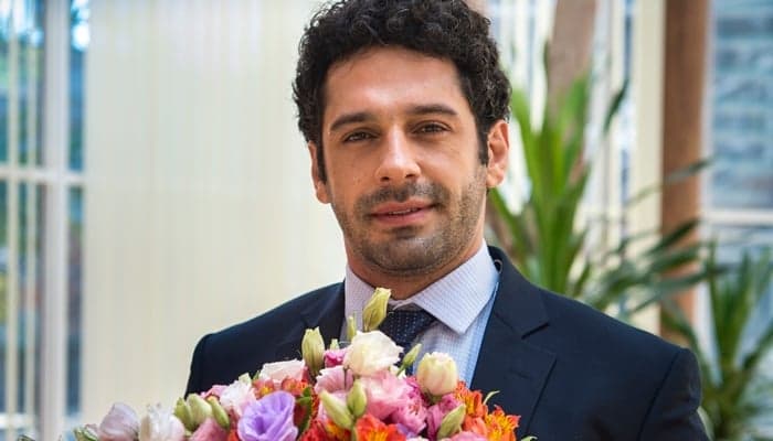 Ator de Emílio fala sobre interpretar dois personagens em O Tempo Não Para: "Maior desafio na Globo"
