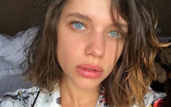 Ousada, Bruna Linzmeyer tira a roupa, compartilha clique e enlouquece internautas