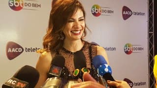 No Teleton, Luciana Gimenez brinca que faz "macumba" para ficar bonita