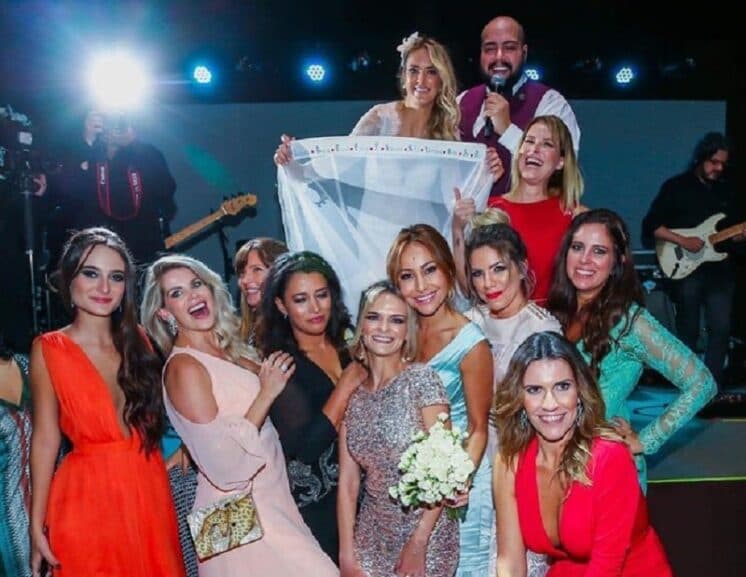 Ticiane Pinheiro recorda casamento e revela que amigas se deram bem; saiba como