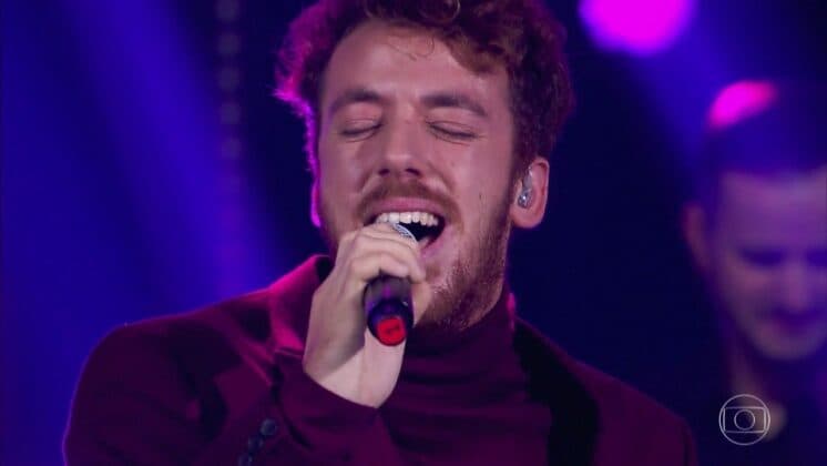 João Côrtes fica rouco na véspera da final do Popstar e toma atitude