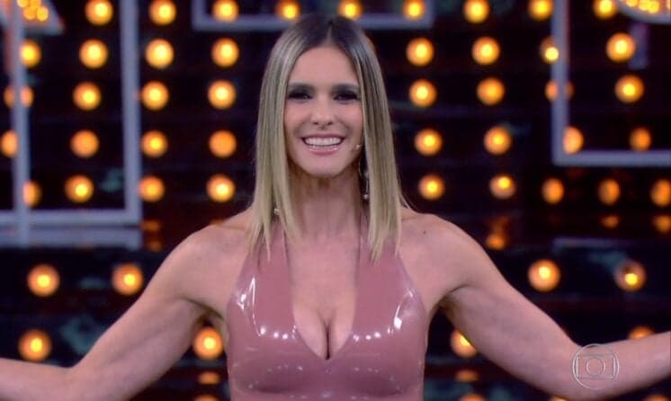 Fernanda Lima não segura emoção ao fazer importante discurso no Amor & Sexo