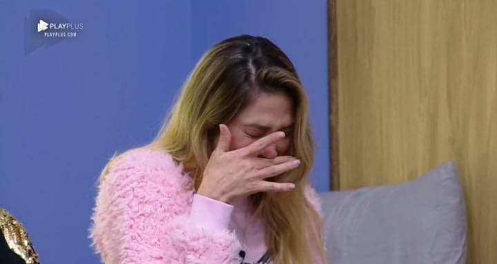 A Fazenda 10: Nadja é surpreendida ao vivo e pede para sair do reality