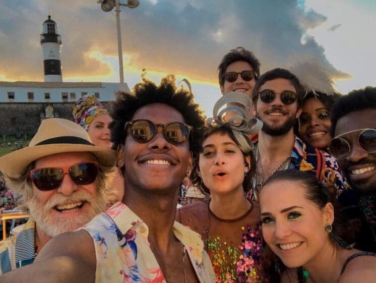 Discreta, atriz de Segundo Sol abre a intimidade com a namorada e revela adoção: "Somos uma família"