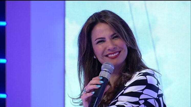 Luciana Gimenez é flagrada aos beijos com novo affair em Nova York; saiba quem