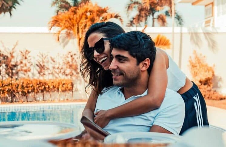 Anitta decide falar sobre casamento com Thiago Magalhães