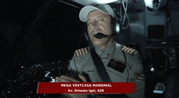 Record faz Hamilton virar garoto propaganda aéreo e leva bolada