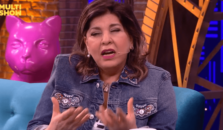 Roberta Miranda deixa os fãs em choque e revela namoro com transexual