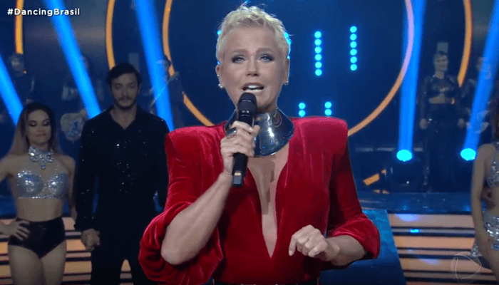 Xuxa Meneghel no comando do Dancing Brasil (Foto: Reprodução/Record)