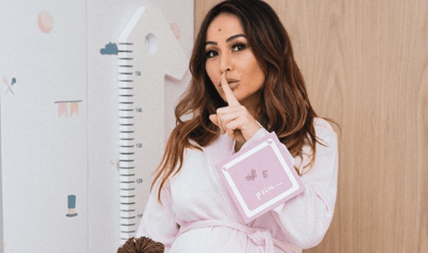 Sabrina Sato publica foto da filha Zoe e fãs cravam: "é a cara do pai"