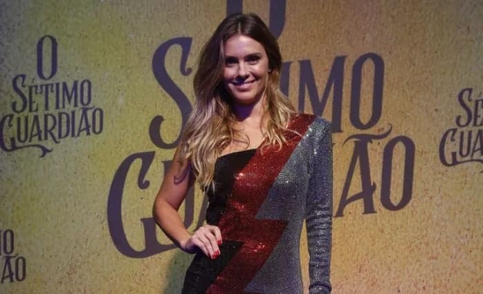 Carolina Dieckmann relata a dificuldade de viver dividida entre Brasil e EUA