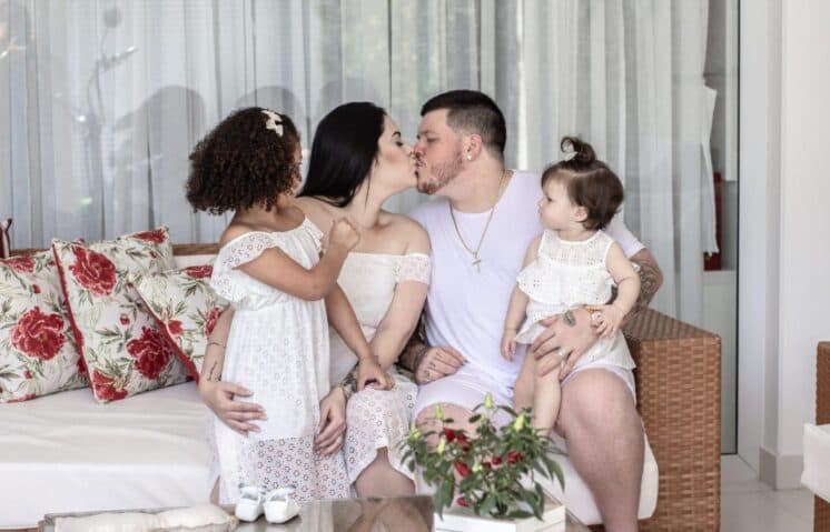 Indicado ao Grammy, cantor Ferrugem aguarda a chegada de nova filha