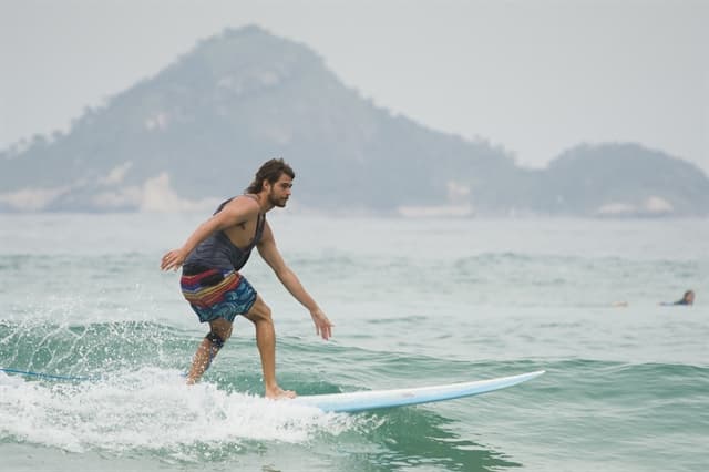 Em papel de surfista, Rafael Vitti ganha apelido inusitado nos bastidores de Verão 90