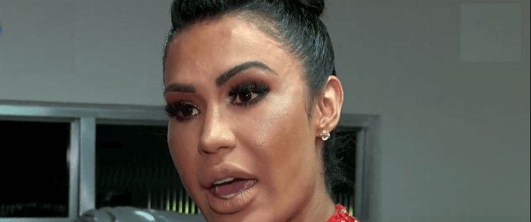 Gracyanne Barbosa revela hábito inusitado