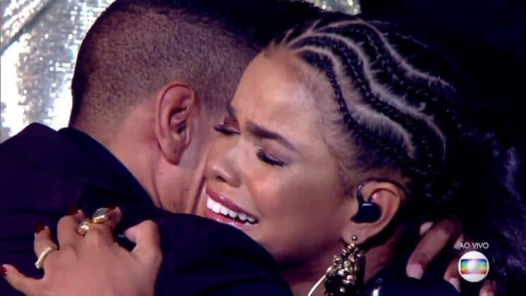 Jeniffer Nascimento vence o PopStar e manda recado ao vivo para os pais: "Vamos pagar nossas dívidas"