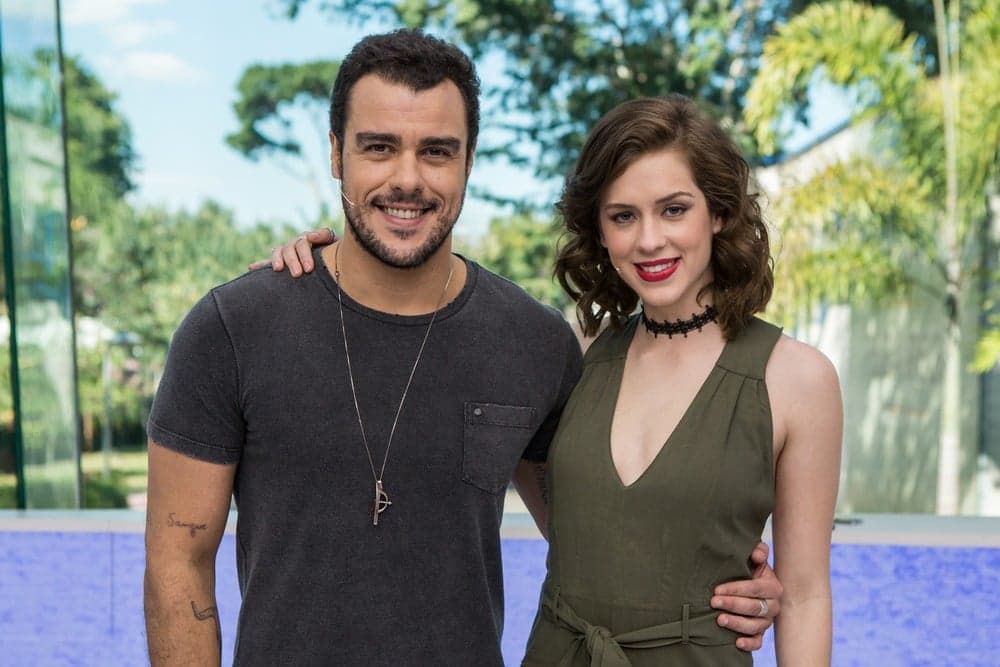 Joaquim Lopes e Sophia Abrahão no comando do Vídeo Show (Foto: Artur Meninea/Gshow) Joaquim Lopes e Sophia Abrahão no comando do Vídeo Show (Foto: Artur Meninea/Gshow)