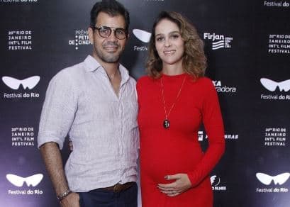 Grávida, mulher de Juliano Cazarré implora a ajuda dos seguidores para ter um cachorro de estimação