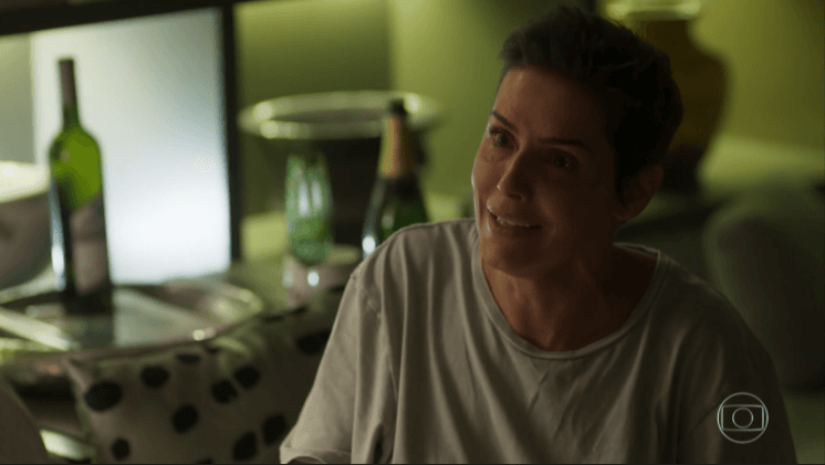 Segundo Sol: Cenas do passado de Karola vem à tona e ela fica horrorizada