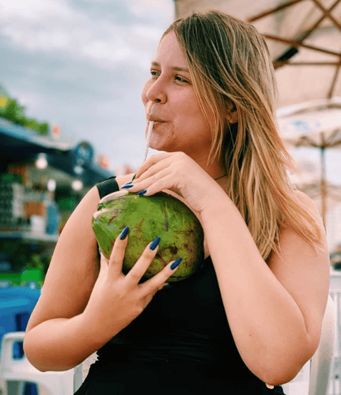 Vinte quilos mais magra, Marília Mendonça revela que não se pesa: ‘Evitar neura’