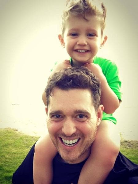Após tratamento do filho com câncer, Michael Bublé lança novo álbum: "A minha visão de mundo mudou completamente"